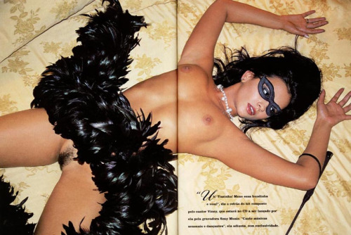 Foto da Tiazinha pelada na Revista Playboy - Site Gostosas e Peladas